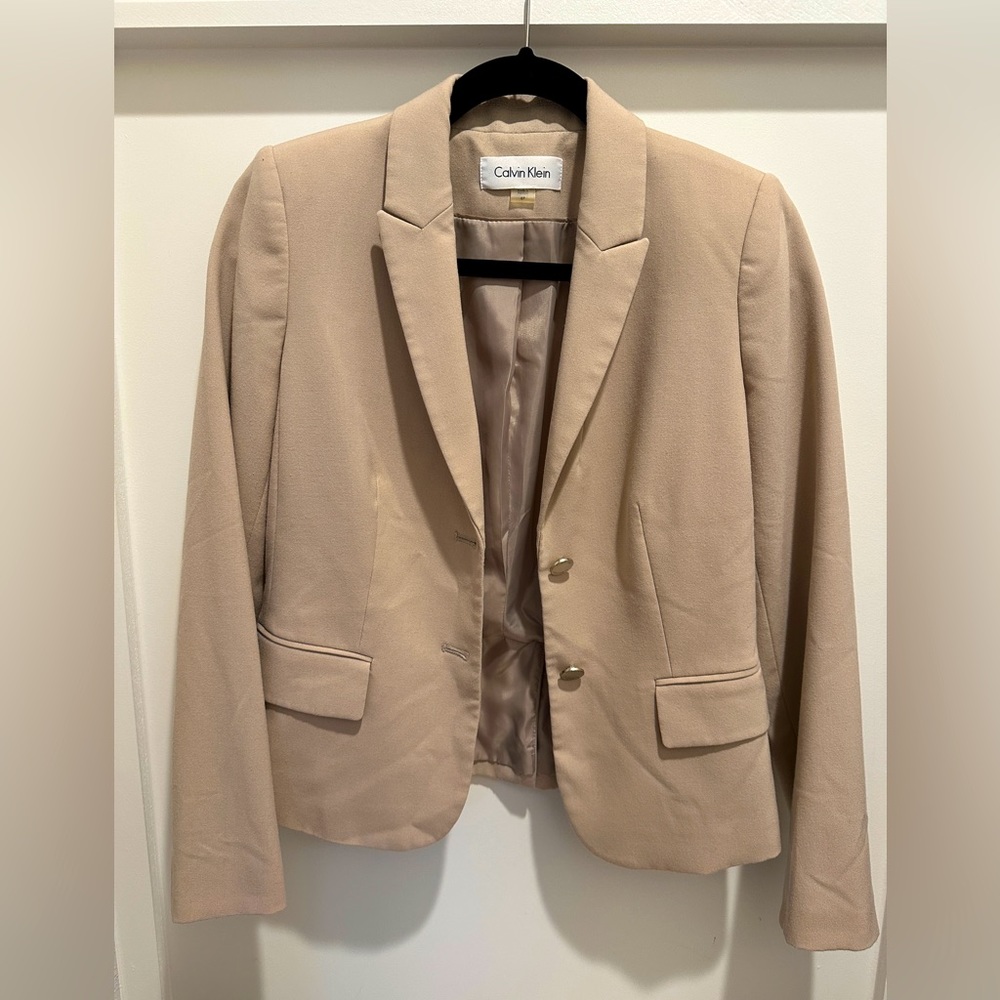 CALVIN KLEIN BLAZER SIZE 6P
